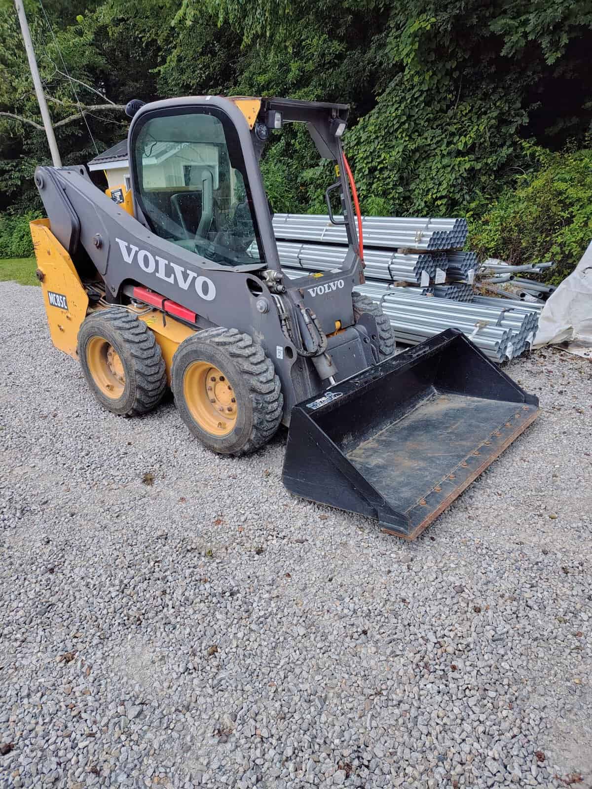2019 Volvo MC85C Compact Loader 2019 Volvo MC85C compact loader with bucket attachment and enclosed cab.