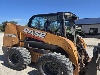 2020 CASE SR175B skid steer loader with cab and bucket attachment.