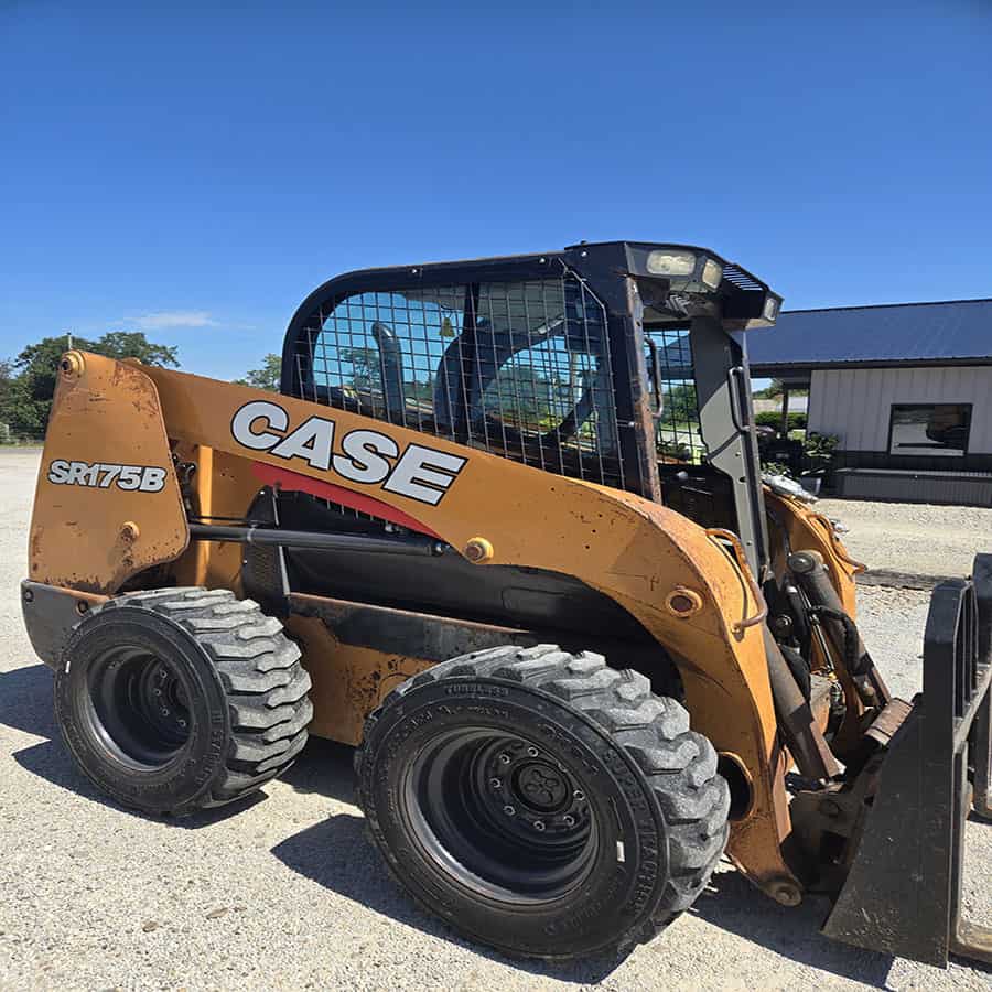 2020 CASE SR175B skid steer loader with cab and bucket attachment.