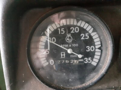 RPM gauge on John Deere 6600 tractor showing 10 RPM.