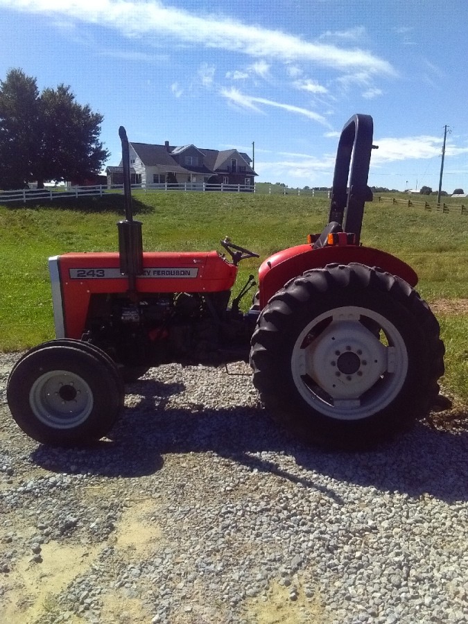 1999 Massey Ferguson 243 utility tractor for sale in Sugarcreek Ohio