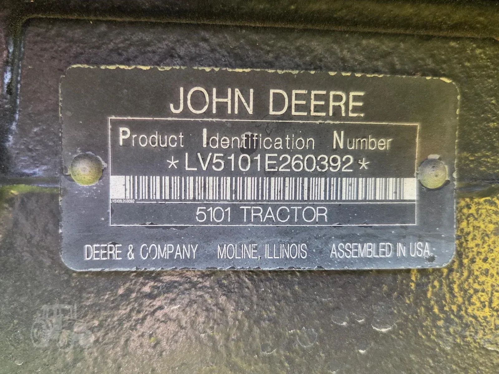 img (27) John Deere 5101E tractor identification plate with serial number LV5101E260392.