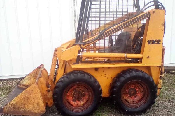 Case 1816B skid steer for sale in Baltic Ohio with 23 HP Vanguard engine