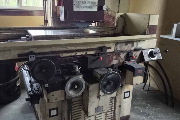 FSG-1224AD industrial milling machine with digital control panel, used for precision metalworking and machining tasks.